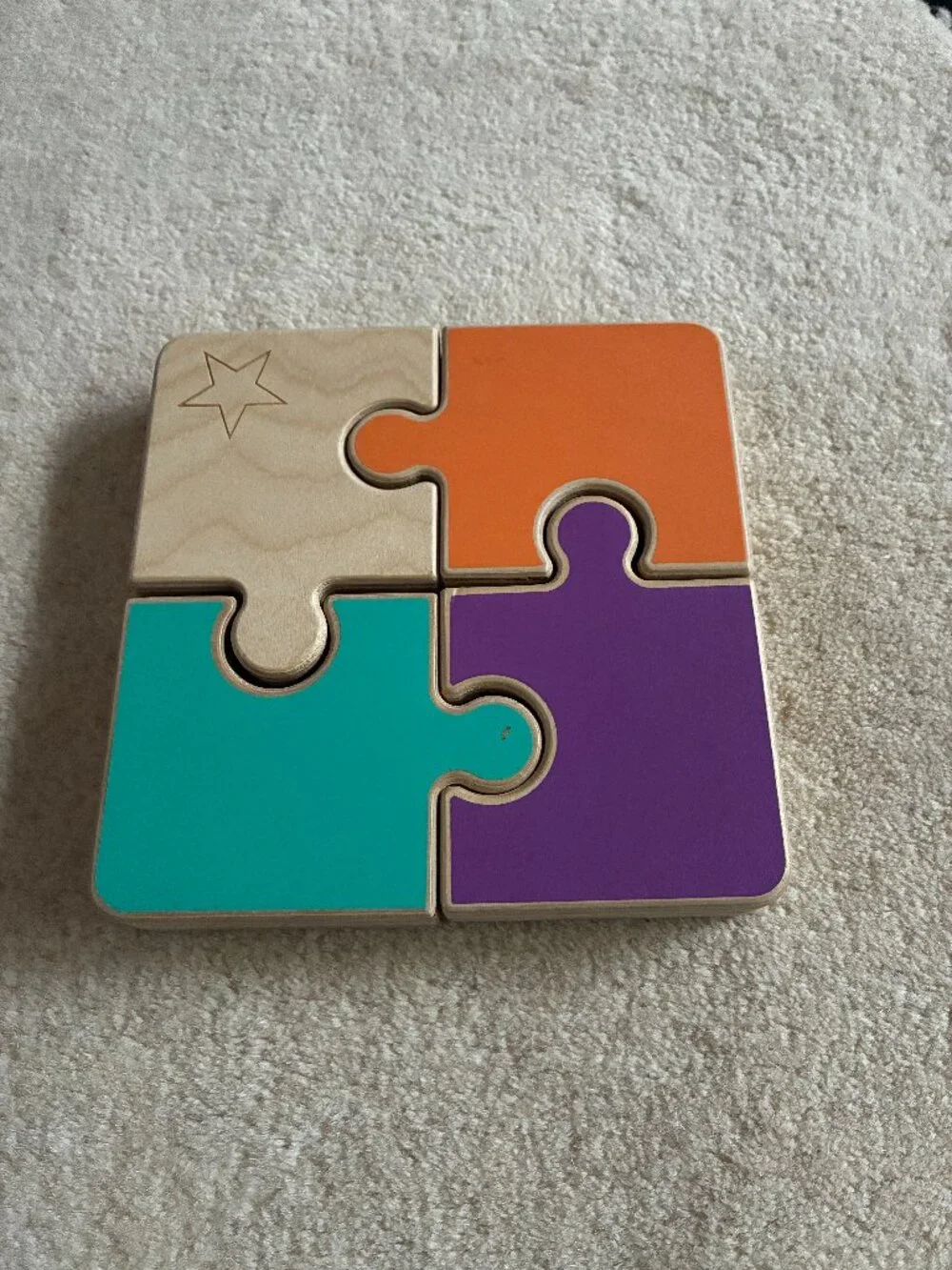 LOVEVERY FIRST PUZZLE INSPECTOR PLAY KIT-MONTHS 7 & 8-EUC!
